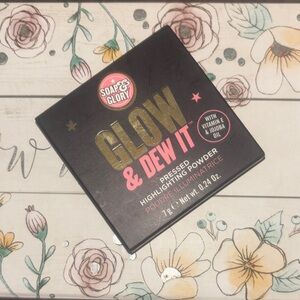 Soap & Glory Glow & Dew It Highlighting Powder - Black and Pink